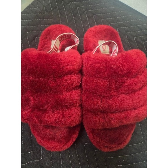 UGG Shoes - UGG Fluff Yeah Slide Red Sheepskin Logo Strap Sandals Kids Size 5 Women 7